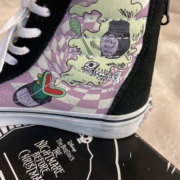 Nightmare Before Christmas Sk8-Hi Zip Vans - Picture 3 of 7
